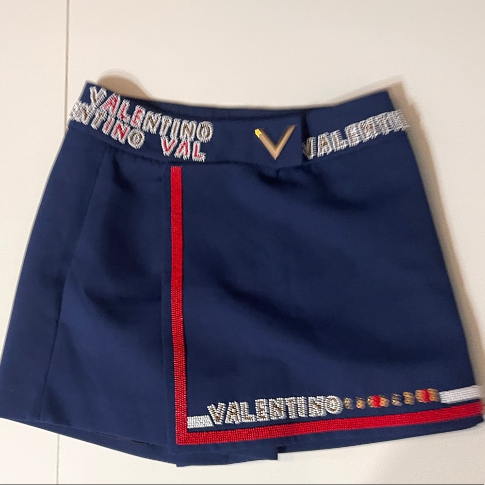 It’s nice new skirt-shorts size 36